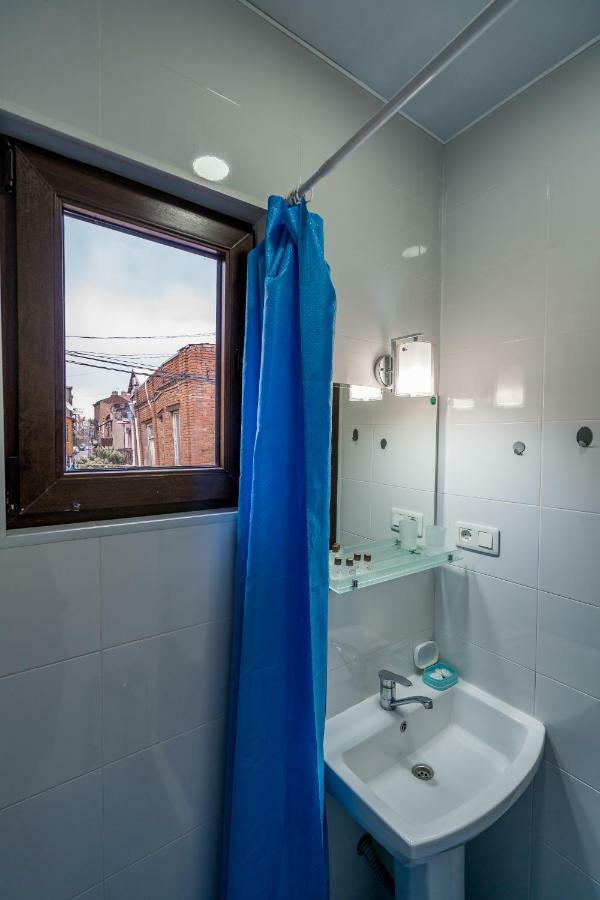 Apartment Near Metekhi Cathedral *