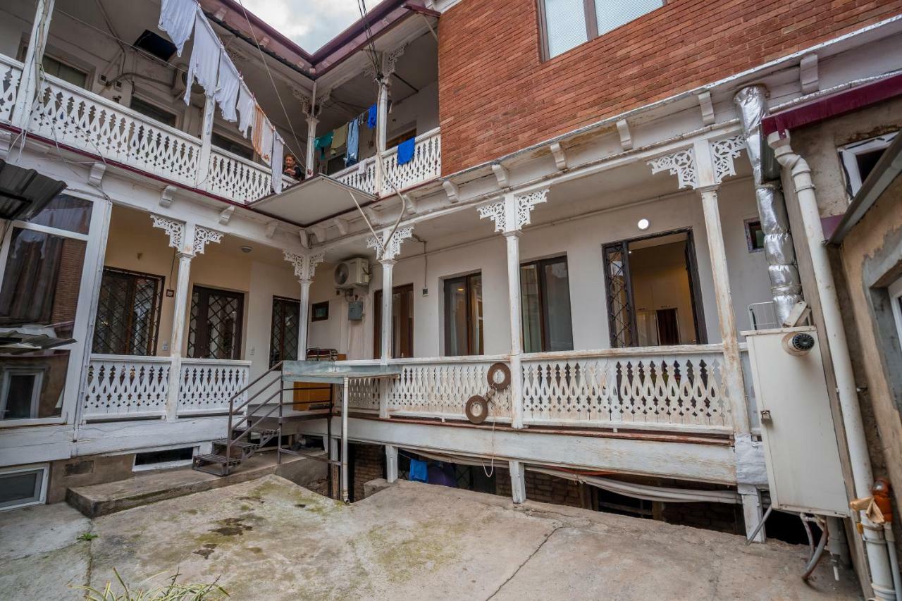 Apartment Near Metekhi Cathedral