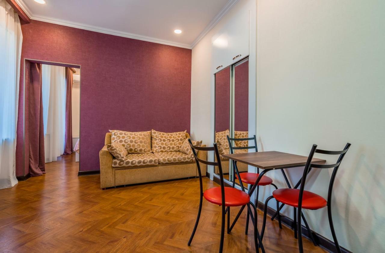 Apartment Near Metekhi Cathedral *